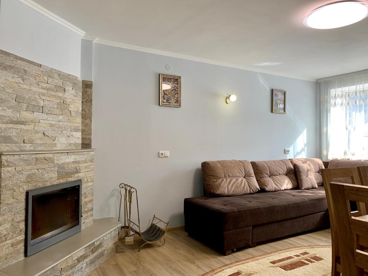 Underhills House Apartment Yaremche Exterior photo